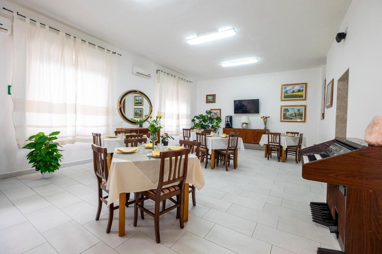 Hotel Soleo Куарту-Сант'Елена Екстер'єр фото